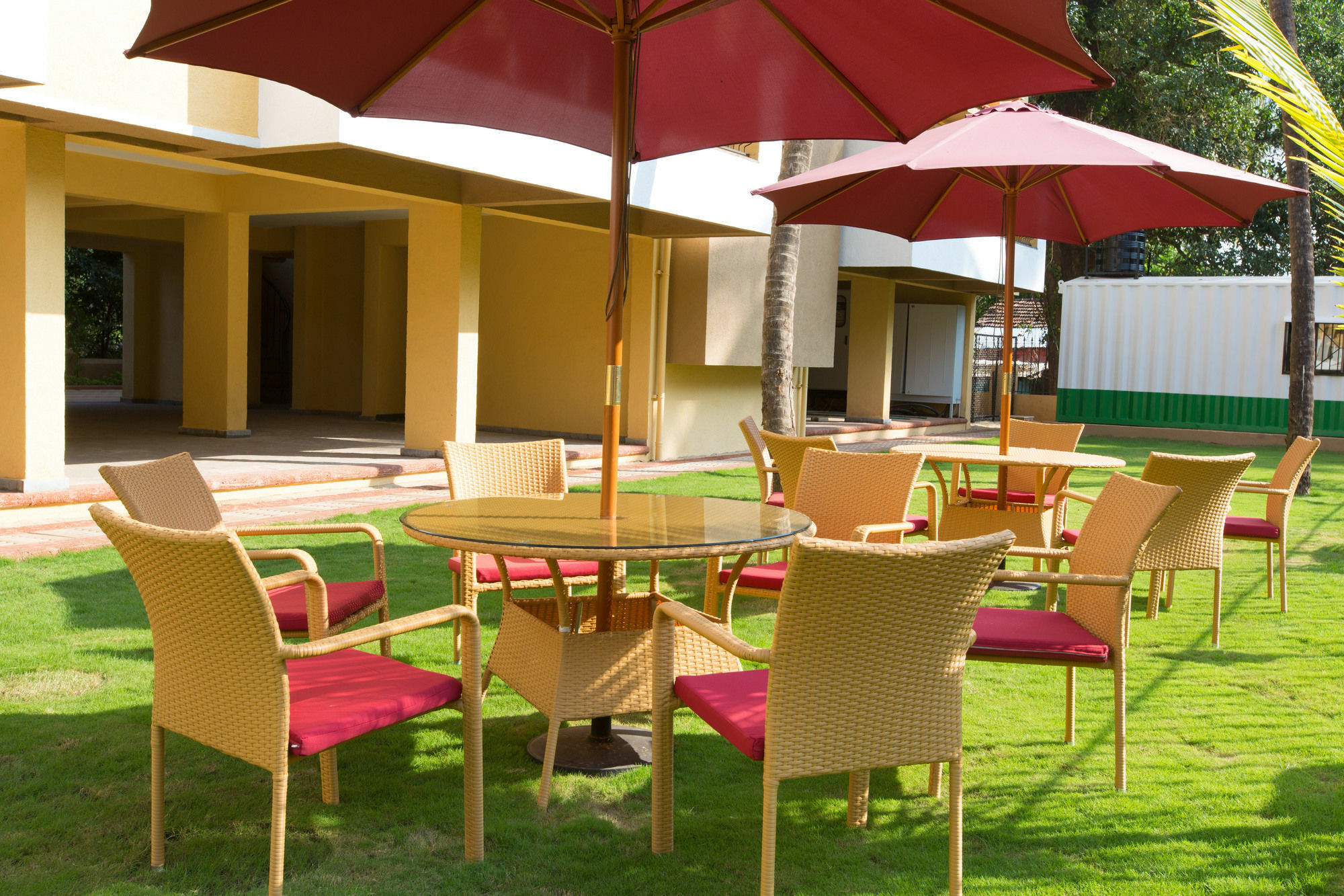 Veera Strand Park Serviced Apartments Калангут Экстерьер фото